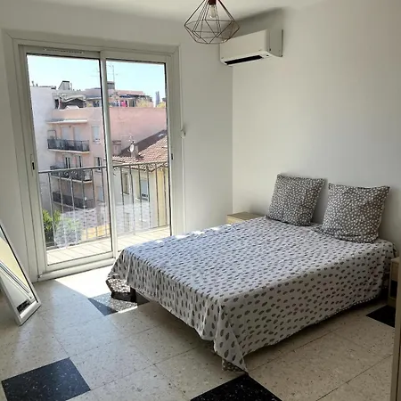 Superbe Dans Centre Apartmán *
